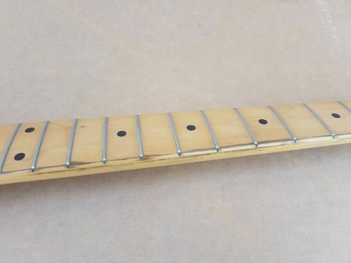 1985 squier fender - by,