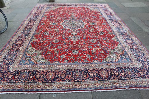 Tappeto grande vintage fatto - , a