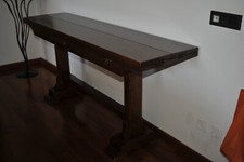 Tavolo a consolle in legno di noce apribile a libro. chiuso cm 45 e aperto cm 90