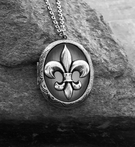 Collana medaglione francese