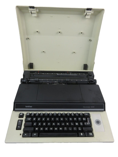 Vecchia macchina per scrivere - per,