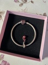 bracciale e collana pandora