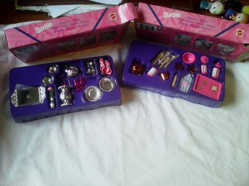 Barbie 2 scatole con - ',