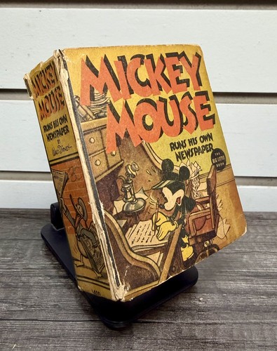 Mickey mouse runs - mickey, his
