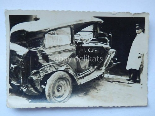 Trieste auto 1930 - auto, distrutta