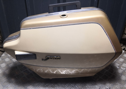 Valise latérale droite