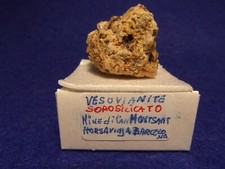 MINERALE vesuvianite (sorosilicato) - MINIERA di can Montesant - Barcellona -