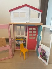 Casa delle bambole colorata