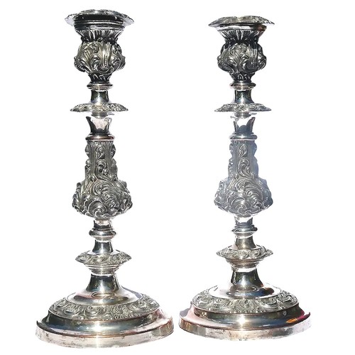 Sostanziale antico candelabro