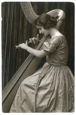 P4890 - ITALIAN HARP FAMOUS PLAYER, ANITA TERRIBILI AUTOGRAPH ON PHOTO.