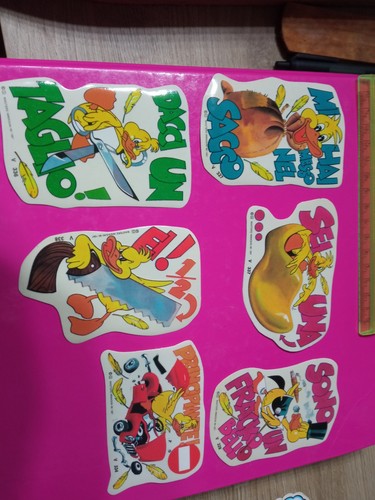Rabbit looks paperi - rabbit,