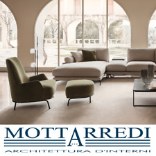 Poltrona in tessuto con piedi