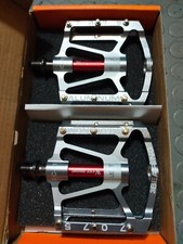 Pedali mtb Bmx dim. 10x10 in alluminio 3 bearing perfetto grip