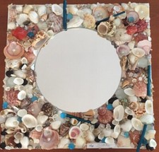 Specchio con conchiglie