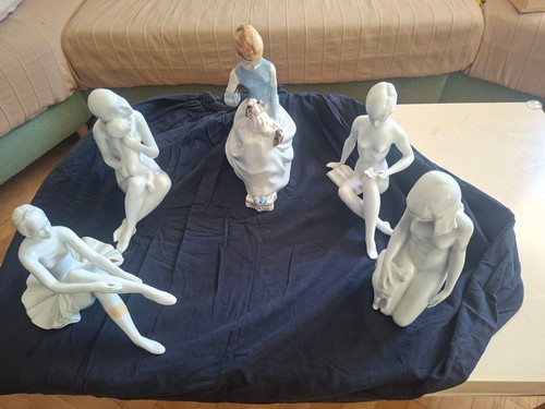 Alcune statuine ceramica - in,