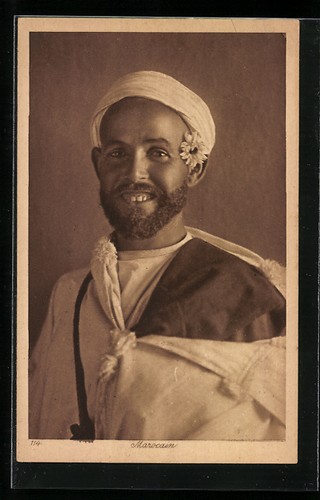 Marocchino sorridente con