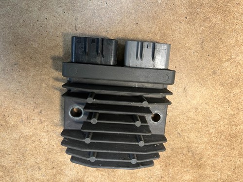 Regolatore tensione - regolatore,