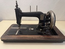 Macchina da cucire Junker and Ruh antica vintage con base in legno massiccio