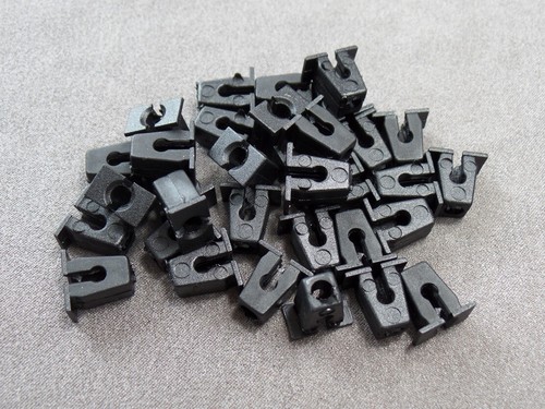 Clip fissaggio per - 15, di