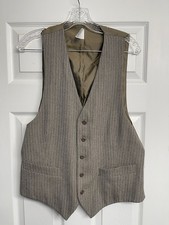 Louis Of Boston Vestimenta