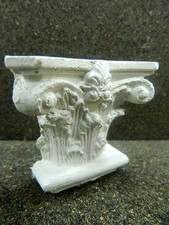 Mezzo Capitello in Gesso Cm 2,5x7x6h Stile Corinzio Colonna Pastori Presepe
