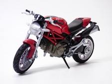 MOTO DUCATI MONSTER 1100 rouge 2010 1/12