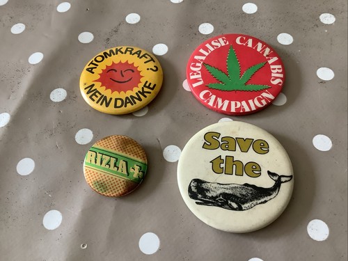 Vintage s pin badges - 4,