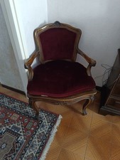 Vendo 2 sedie vintage, made in Italy, in legno e velluto rosso cardinale.