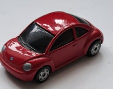 VW New Beetle rosso Maisto