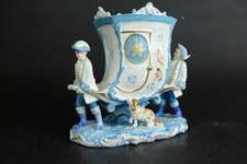 Antica carrozza in porcellana