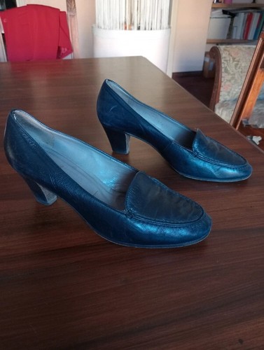 Scarpe con tacco.