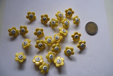 24 BOTTONI FIORE CHE RIDE GIALLO BIANCO DIAM 18 MM VINTAGE SARTORIA BIMBO BIMBA