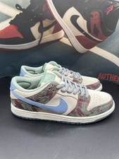 Taglia 10,5 - Crenshaw Skate Club x Nike Dunk SB Low Ivory