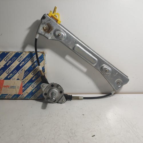 Rear manual window regulator - rear,