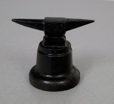 vecchia piccola incudine in metallo in miniatura per orafi orologiai ecc. ann...