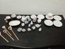 Set da cucina Servizi ceramica e legno ,giocattoli d'epoca Casa di bambole
