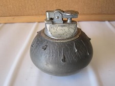 Accendino da tavolo scrivania vintage in peltro cesellato a mano antico