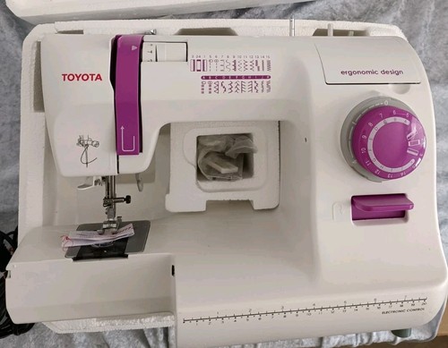 Macchina cucire toyota - cucire,