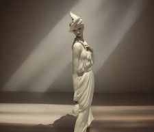 Lady With HandBag Giuseppe