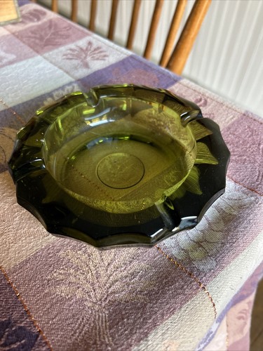 Posacenere verde scuro con - , la