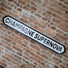 Insegna stradale ispirata allo