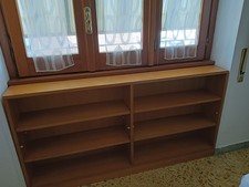 Mobile artiganale legno di ciliegio. Colore miele. Come libreria bassa o arredam