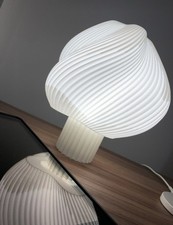 Lampada Bianca Da Tavolo
