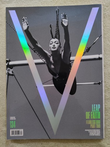 Fashion magazine - v,