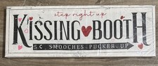Insegna in legno Kissing 3 cabine 5 centesimi Pucker Up misura 17x6” | NUOVA | Facile da appendere!