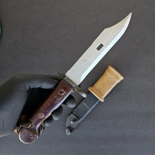 Coltello e fodero militare