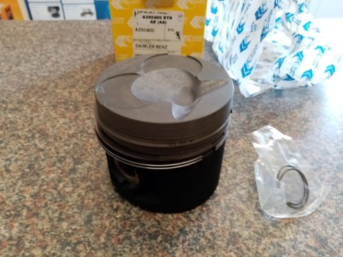 Kit pistoni mercedes - 240d, 300d