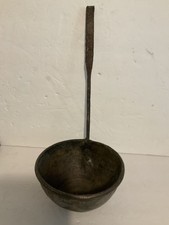 Antico mestolo e utensile da