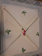 Tovaglia in  lino  ricamata  12 posti