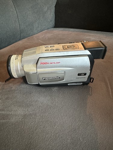 Panasonic mini palmcorder 700 - palmcorder,